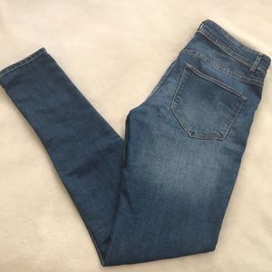 H&M divided light denim skinny jeans size 6